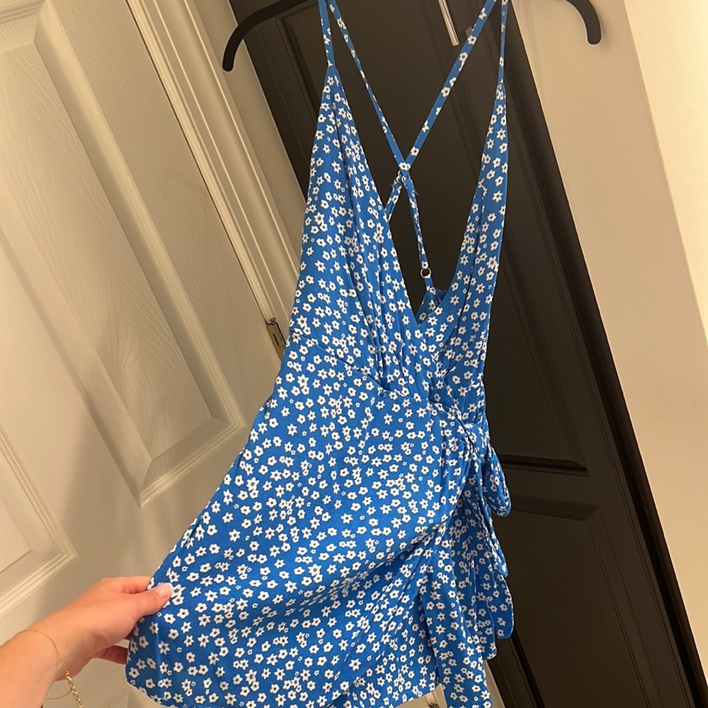 Skylar + Madison blue floral romper- small